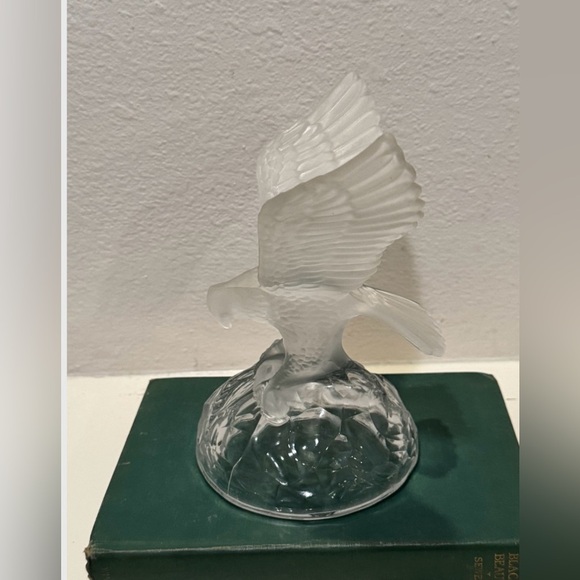 Vintage/Antique Crystal Frosted Eagle w/ Unknown Maker Marking - Picture 4 of 10